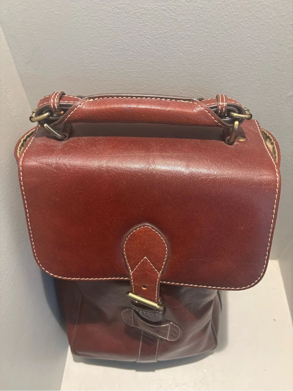 Leather wine satchel gift carrier-picnic/outdoors/travel drink bar red/brown